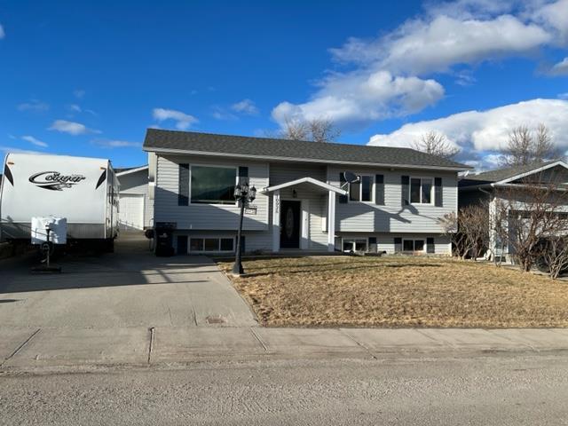 10928 Berge Dr, House detached with 4 bedrooms, 3 bathrooms and 4 parking in Greenview No. 16 AB | Image 1