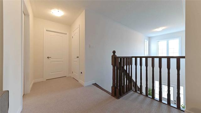 44 Lobelia St, Condo with 2 bedrooms, 3 bathrooms and 4 parking in Brampton ON | Image 9