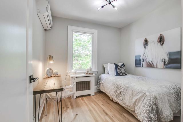 17 Avion Ave, House semidetached with 3 bedrooms, 3 bathrooms and 2 parking in Toronto ON | Image 16