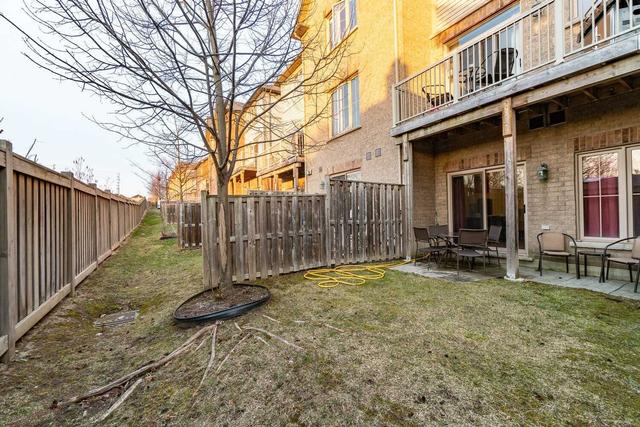 20 Cedar Lake Cres, Townhouse with 3 bedrooms, 3 bathrooms and 2 parking in Brampton ON | Image 28