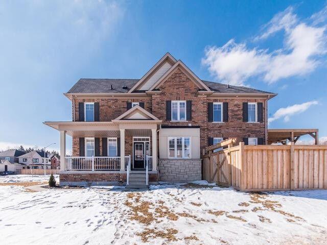 86 Ross Wright Ave, House attached with 3 bedrooms, 3 bathrooms and 3 parking in Clarington ON | Image 1