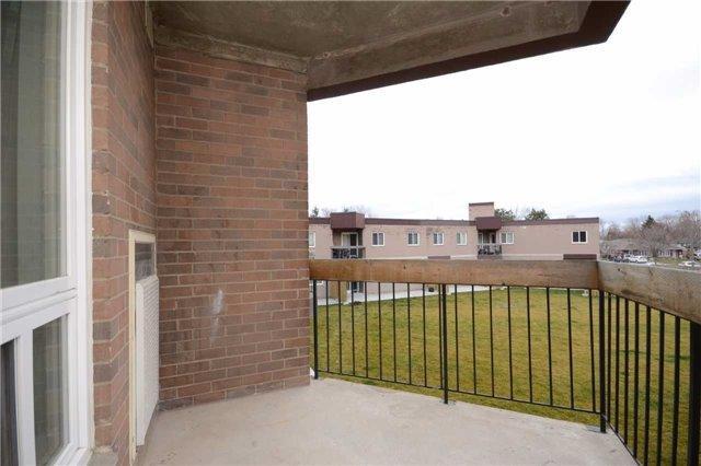 196 - 2001 Bonnymede Dr, Townhouse with 2 bedrooms, 1 bathrooms and 1 parking in Mississauga ON | Image 9