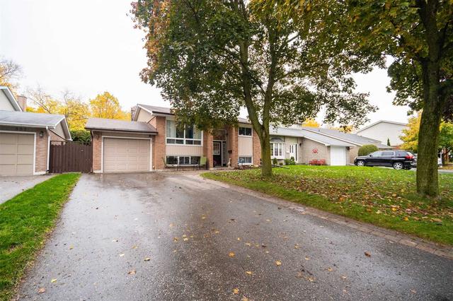 553 Charrington Ave, House detached with 2 bedrooms, 2 bathrooms and 5 parking in Oshawa ON | Image 1