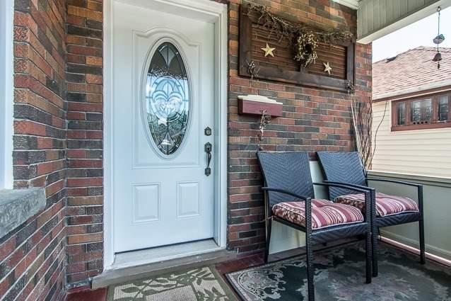 365 Leslie St, House detached with 3 bedrooms, 2 bathrooms and 4 parking in Oshawa ON | Image 2