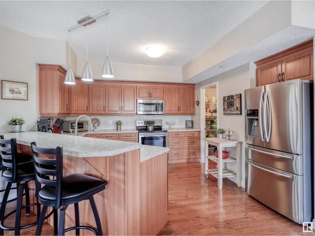 303 - 9803 96a St Nw, Condo with 2 bedrooms, 2 bathrooms and null parking in Edmonton AB | Image 6