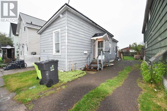 646 Portage Ln, House detached with 1 bedrooms, 1 bathrooms and null parking in Sault Ste. Marie ON | Card Image
