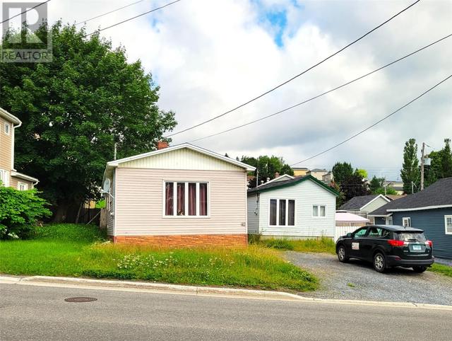 42 Poplar Road, House other with 4 bedrooms, 2 bathrooms and null parking in Corner Brook NL | Image 1