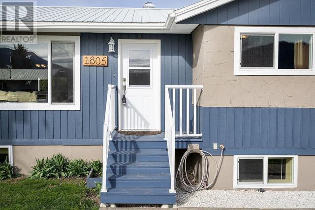 1805 Pete Street, House detached with 5 bedrooms, 2 bathrooms and 3 parking in Enderby BC | Image 3