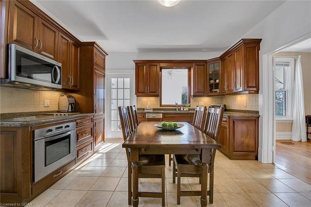 74 Galt Street, House detached with 3 bedrooms, 2 bathrooms and 1 parking in Guelph ON | Image 5