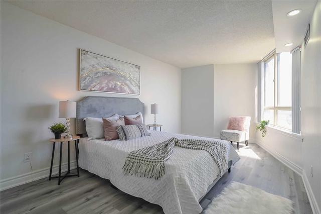 1412 - 3605 Kariya Dr, Condo with 2 bedrooms, 2 bathrooms and 1 parking in Mississauga ON | Image 6
