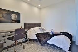 1701 - 290 Adelaide St W, Condo with 2 bedrooms, 1 bathrooms and 1 parking in Toronto ON | Image 13