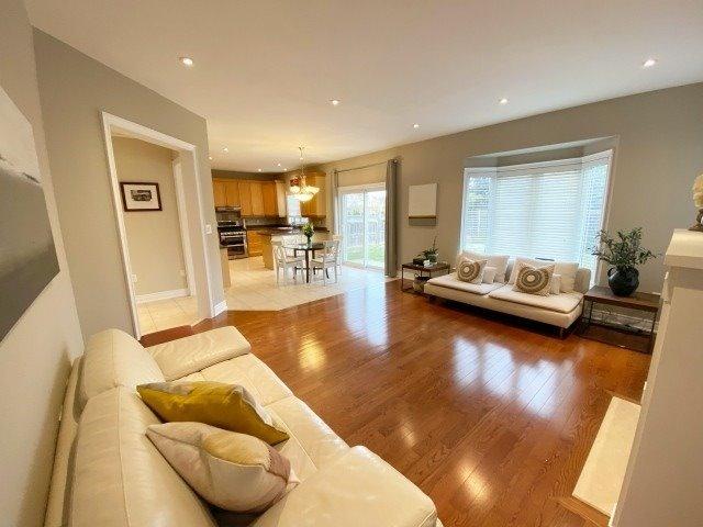 2401 Eighth Line, House detached with 4 bedrooms, 4 bathrooms and 5 parking in Oakville ON | Image 4