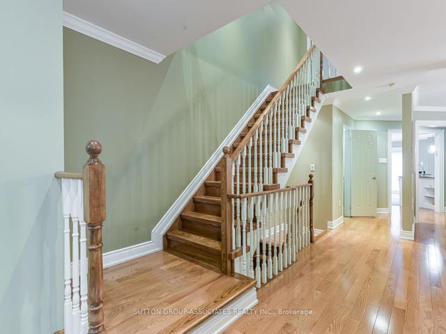 14 Karl Crt, House attached with 4 bedrooms, 5 bathrooms and 5 parking in Vaughan ON | Image 3