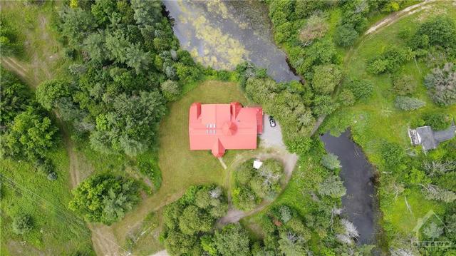 226 Barryvale Road, House detached with 3 bedrooms, 3 bathrooms and 12 parking in Greater Madawaska ON | Image 3