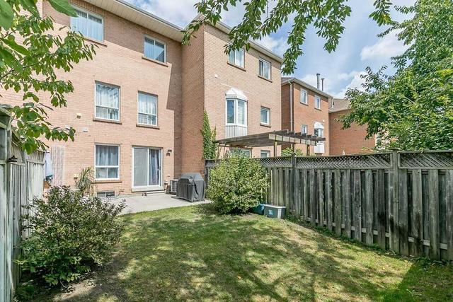 71 Thornway Ave, House attached with 3 bedrooms, 3 bathrooms and 2 parking in Vaughan ON | Image 6