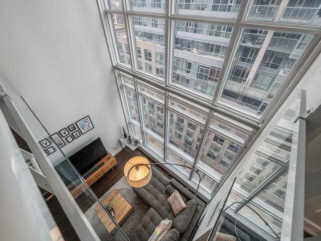 lph09 - 21 Nelson St, Condo with 1 bedrooms, 2 bathrooms and 1 parking in Toronto ON | Image 19