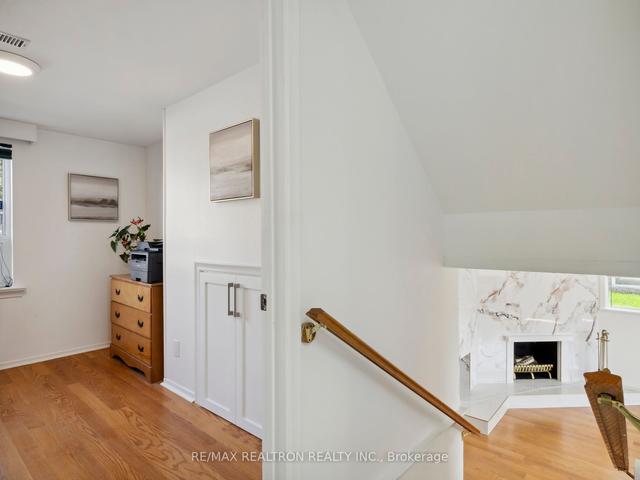 51 Sloley Rd, House detached with 4 bedrooms, 2 bathrooms and 3 parking in Toronto ON | Image 17