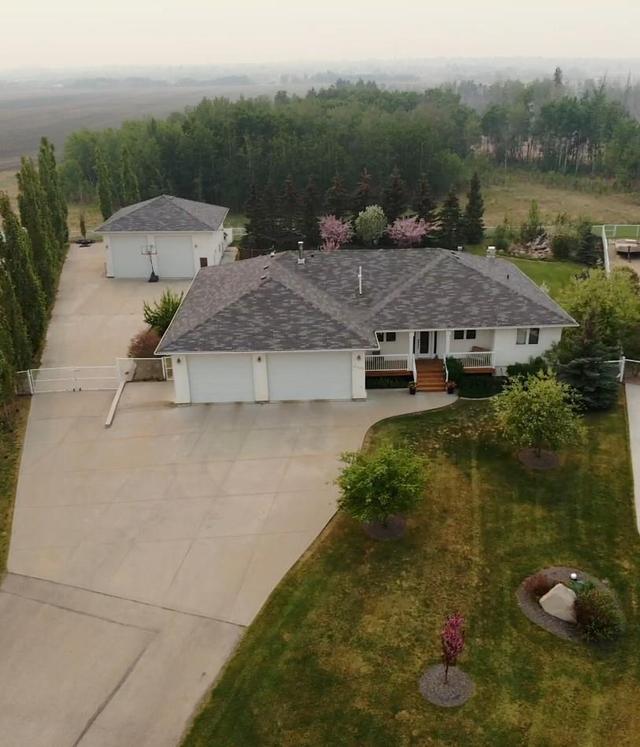 10422 Westminster Way, House detached with 4 bedrooms, 3 bathrooms and 8 parking in Grande Prairie County No. 1 AB | Image 3