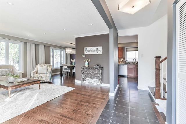 4 Jackmuir Cres, House detached with 3 bedrooms, 3 bathrooms and 3 parking in Toronto ON | Image 12
