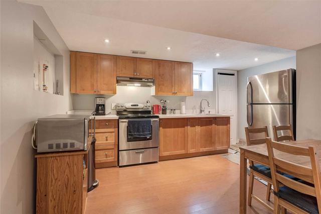 317 East 15th St, House detached with 4 bedrooms, 2 bathrooms and 5 parking in Hamilton ON | Image 18