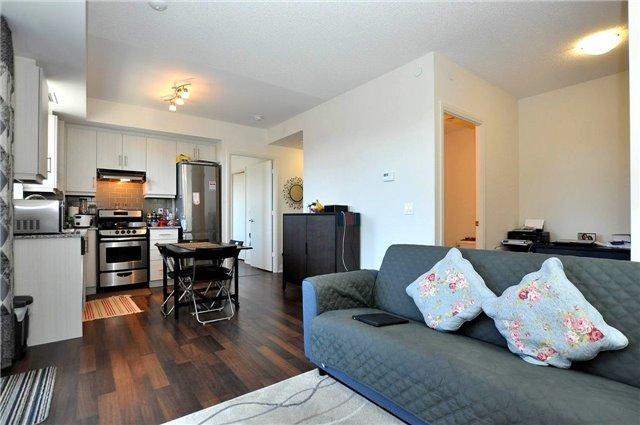 210 - 68 Canterbury Pl, Condo with 1 bedrooms, 2 bathrooms and 1 parking in Toronto ON | Image 9