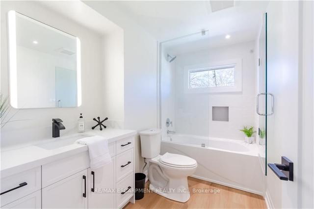 60 West 27th St, House detached with 3 bedrooms, 2 bathrooms and 5 parking in Hamilton ON | Image 6