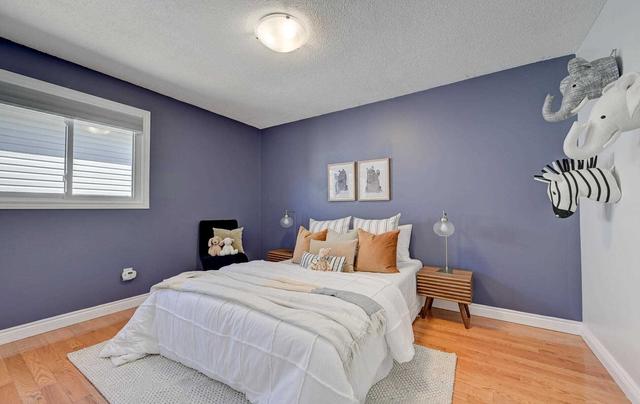 23 Stratton Cres, House detached with 4 bedrooms, 4 bathrooms and 4 parking in Whitby ON | Image 11