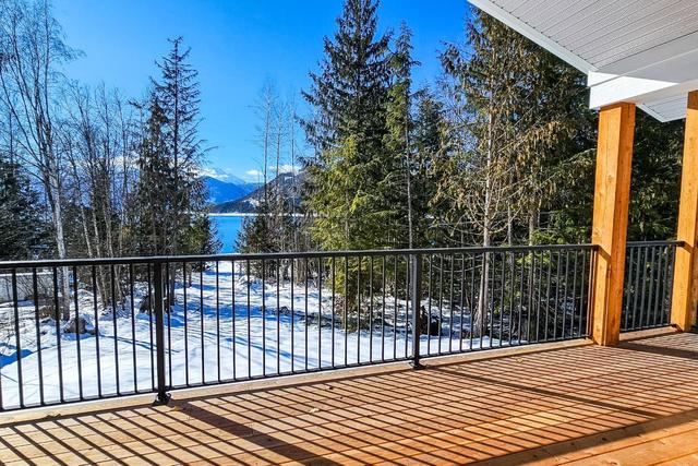 441 Galena Shores Drive, House detached with 5 bedrooms, 3 bathrooms and null parking in Columbia Shuswap B BC | Image 36
