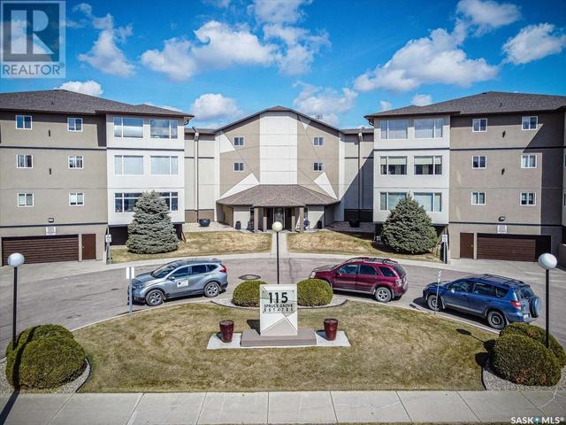 108 - 115 Keevil Cres, Condo with 2 bedrooms, 2 bathrooms and null parking in Saskatoon SK | Card Image
