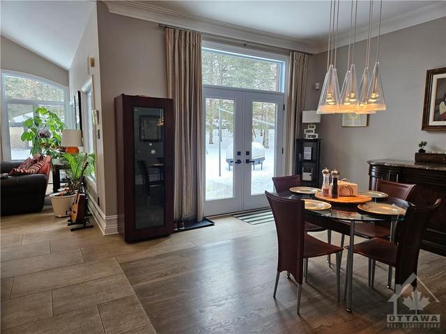 5849 Queenscourt Crescent, House detached with 5 bedrooms, 7 bathrooms and 15 parking in Ottawa ON | Image 8