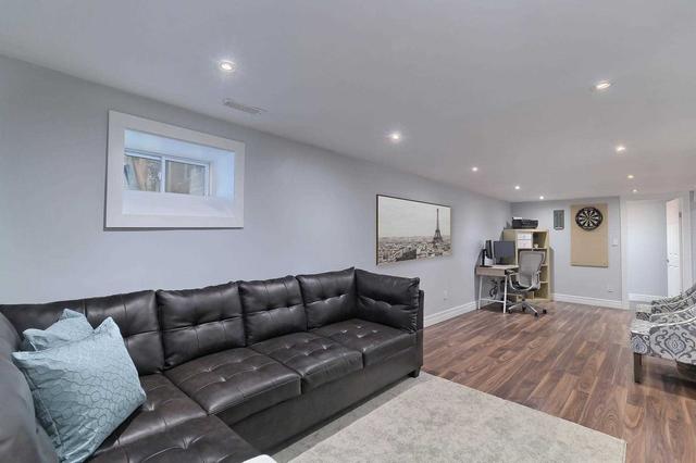 44 Lawrence Cres