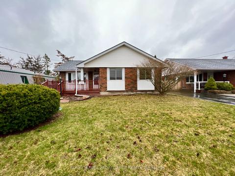 25 Mcfee St, House detached with 3 bedrooms, 2 bathrooms and 4 parking in Belleville ON | Card Image