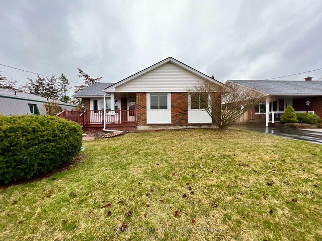 25 Mcfee St, House detached with 3 bedrooms, 2 bathrooms and 4 parking in Belleville ON | Image 1