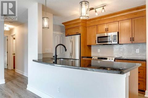 3, - 104 Village Heights Sw, Condo with 2 bedrooms, 2 bathrooms and 1 parking in Calgary AB | Card Image