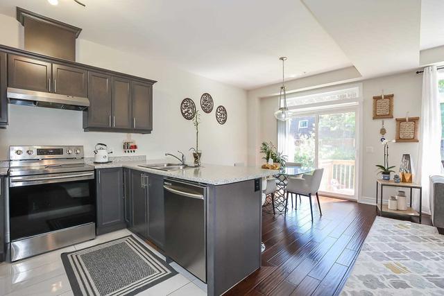 79 Manhattan Crt, House attached with 3 bedrooms, 3 bathrooms and 4 parking in St. Catharines ON | Image 2