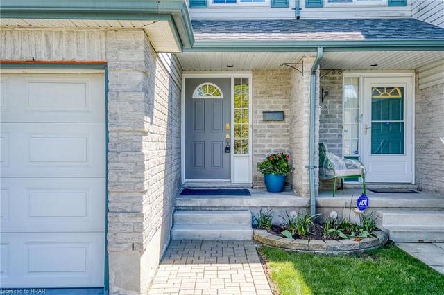 51 Wingfield Avenue, House semidetached with 3 bedrooms, 1 bathrooms and 4 parking in Stratford ON | Image 4