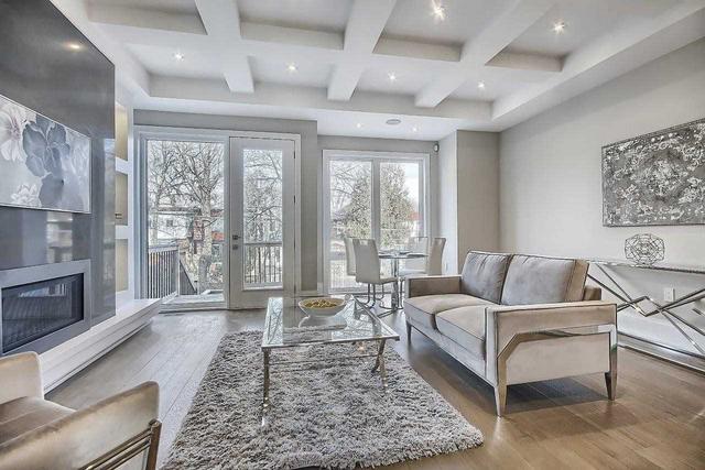 326 St Clements Ave, House detached with 4 bedrooms, 5 bathrooms and 2 parking in Toronto ON | Image 3