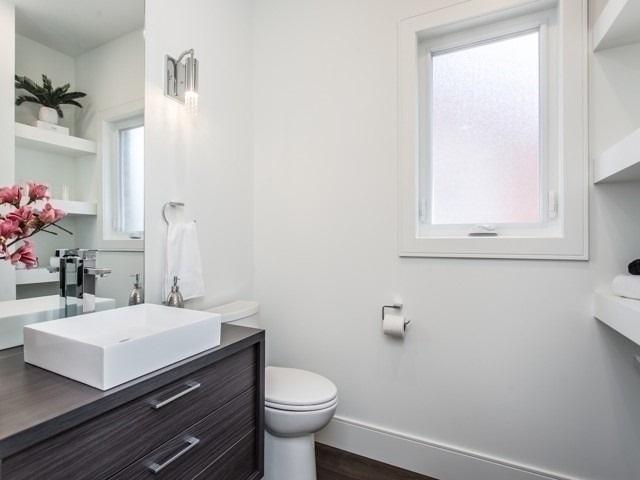 39 Holland Ave, House detached with 4 bedrooms, 4 bathrooms and 3 parking in Toronto ON | Image 22