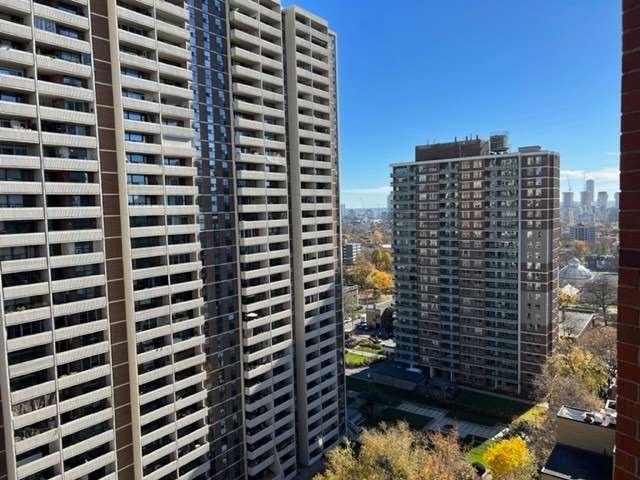 1903 - 77 Maitland Pl, Condo with 2 bedrooms, 2 bathrooms and 1 parking in Toronto ON | Image 4