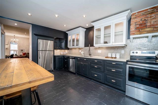 453 Queen St E, House attached with 3 bedrooms, 2 bathrooms and 0 parking in Toronto ON | Image 4