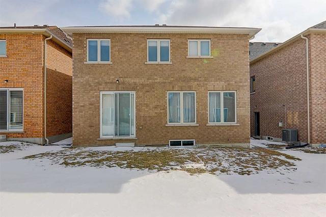 364 Windfields Farm Dr W, House detached with 4 bedrooms, 4 bathrooms and 6 parking in Oshawa ON | Image 20
