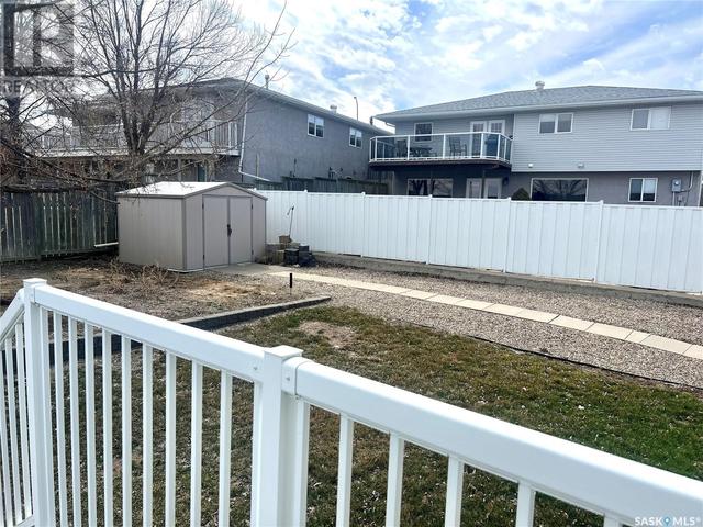 1005 2nd Avenue, House detached with 4 bedrooms, 3 bathrooms and null parking in Swift Current SK | Image 43