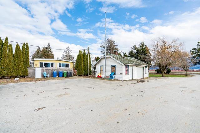 39963 North Parallel Road, House detached with 4 bedrooms, 2 bathrooms and null parking in Abbotsford BC | Image 7