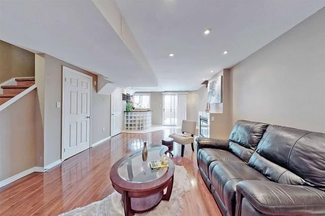 19 Bridlepath St, House semidetached with 3 bedrooms, 4 bathrooms and 4 parking in Richmond Hill ON | Image 30