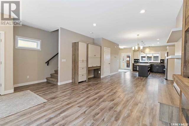 120 3rd Street E, House semidetached with 4 bedrooms, 4 bathrooms and null parking in Saskatoon SK | Image 4