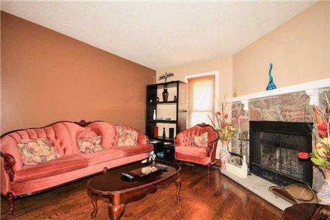1505 Rawlings Dr, House detached with 3 bedrooms, 3 bathrooms and 2 parking in Pickering ON | Image 2