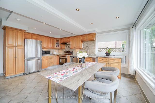 17 Crandall Dr, House detached with 4 bedrooms, 5 bathrooms and 4 parking in Markham ON | Image 6