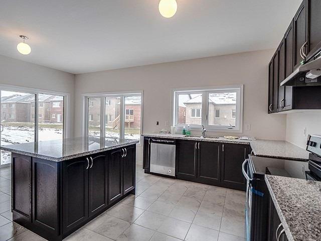 975 Barton Way, House detached with 4 bedrooms, 3 bathrooms and 2 parking in Innisfil ON | Image 4