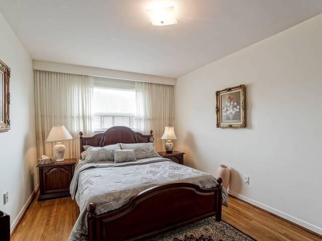7 Grampian Cres, House semidetached with 4 bedrooms, 3 bathrooms and 5 parking in Toronto ON | Image 8