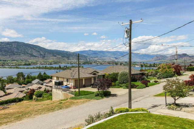 3603 37th Street, House detached with 2 bedrooms, 2 bathrooms and 4 parking in Okanagan Similkameen A BC | Image 40